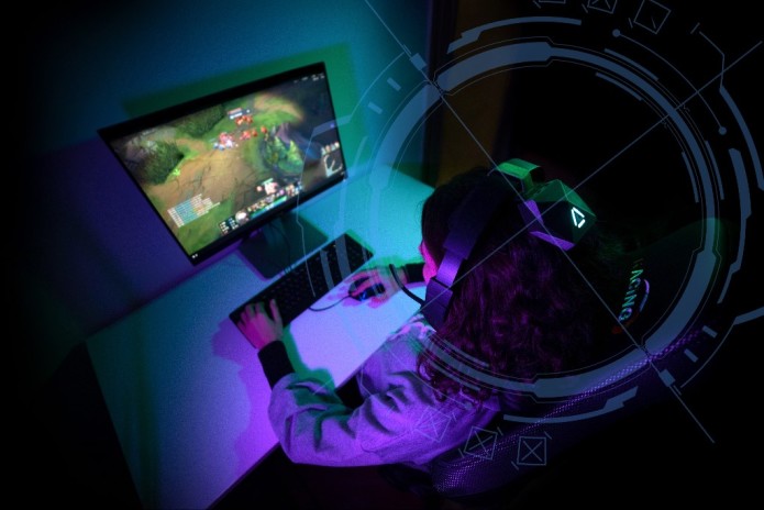 This Gaming Headset scans your brainwaves and notifies your weaknesses
