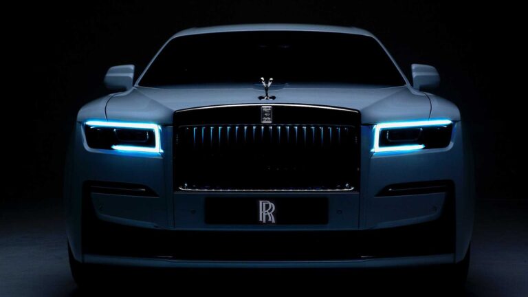 <strong>10 Tech-Features of Rolls Royce Cars that You didn’t Know</strong>