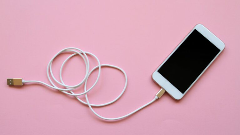 <strong>Could you Charge your Smartphones and Power Your Home with Urine? YES – Scientists Found a Way</strong>