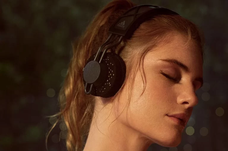 <strong>Adidas’ Solar-Powered Headphones needs No Charging at all</strong>