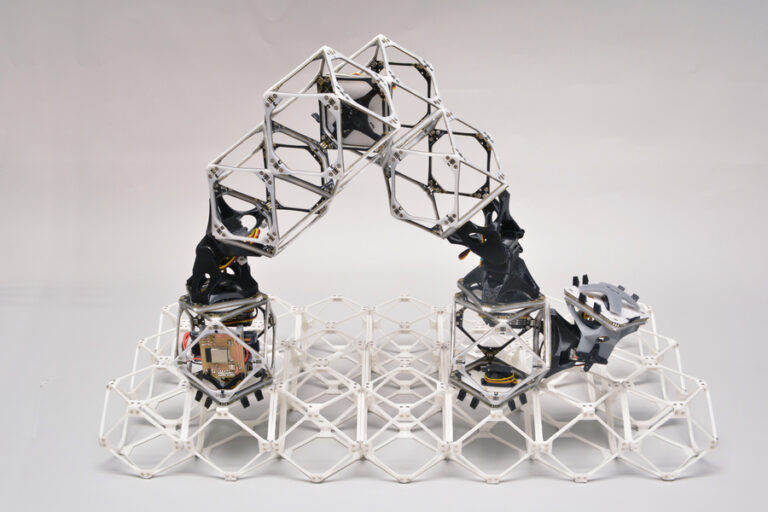 <strong>Self-replicating Robot that can build itself & larger things on their own – MIT Researchers designed</strong>