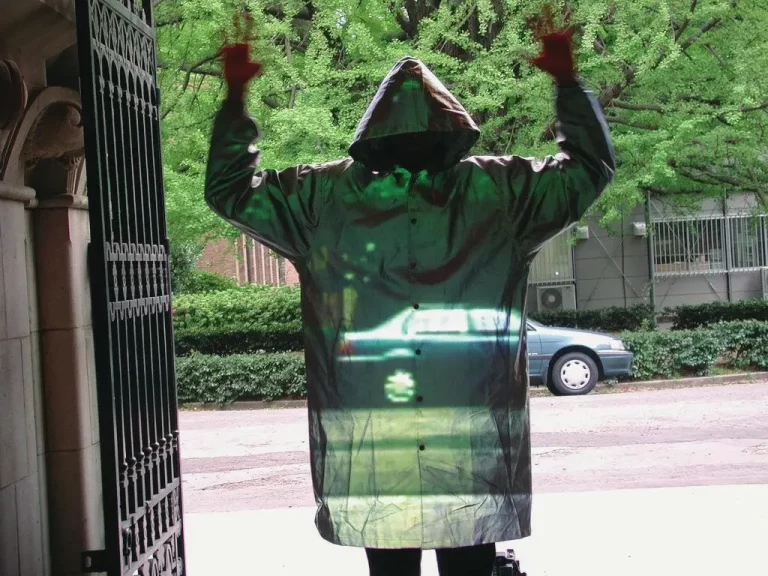 <strong>This Invisibility Cloak Makes You Invisible to Cameras – China  Develops</strong>