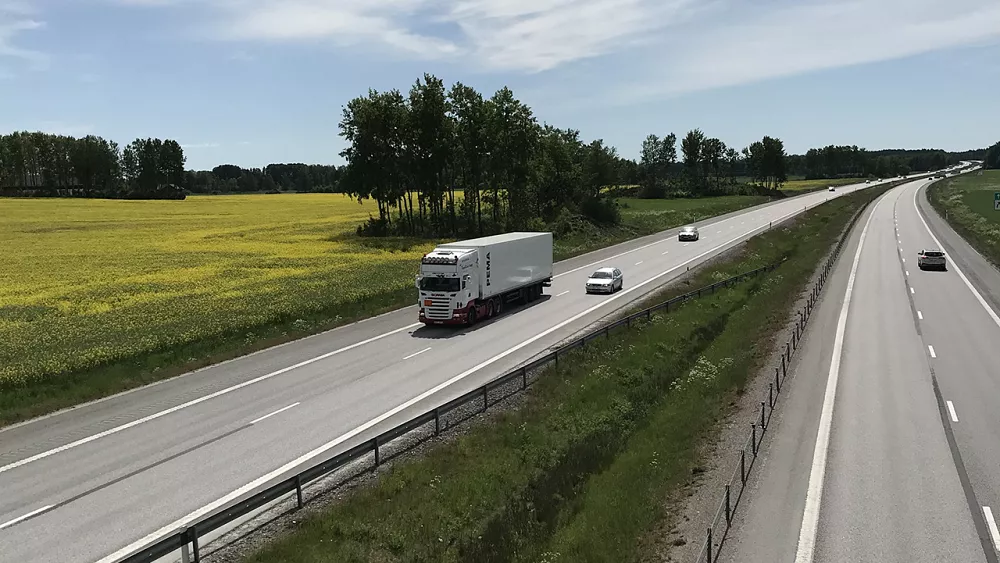 Electric Roads in Sweden that charge vehicles wirelessly