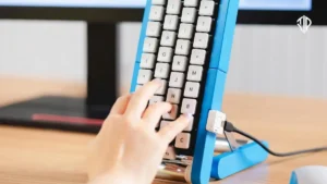 Google Japan Unveils Working Conveyor-Belt Keyboard With Moving Keys